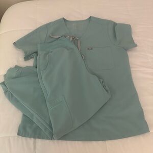 FIGS Women’s Seaglass Catarina Top (L)/Zamora High Waisted 2.0 Jogger (LP)